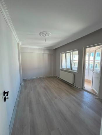 * AFYON ÜÇOK EMLAKTAN MAREŞAL FEVZİ ÇAKMAK MAH 3+1 115M² TEMİZ BAKIMLI SATILIK DAİRE * 