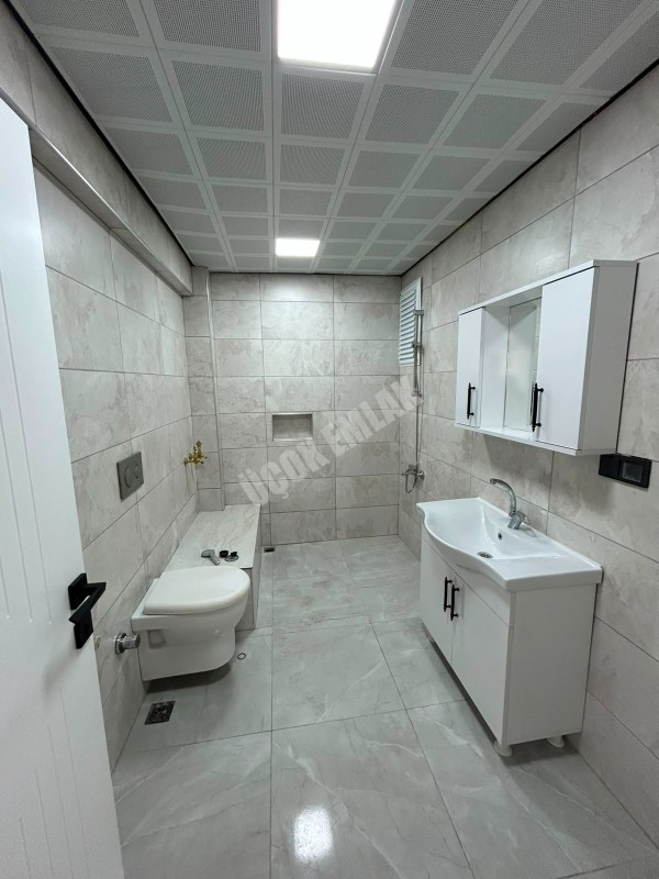 * AFYON ÜÇOK EMLAKTAN MAREŞAL FEVZİ ÇAKMAK MAH 3+1 115M² TEMİZ BAKIMLI SATILIK DAİRE * 