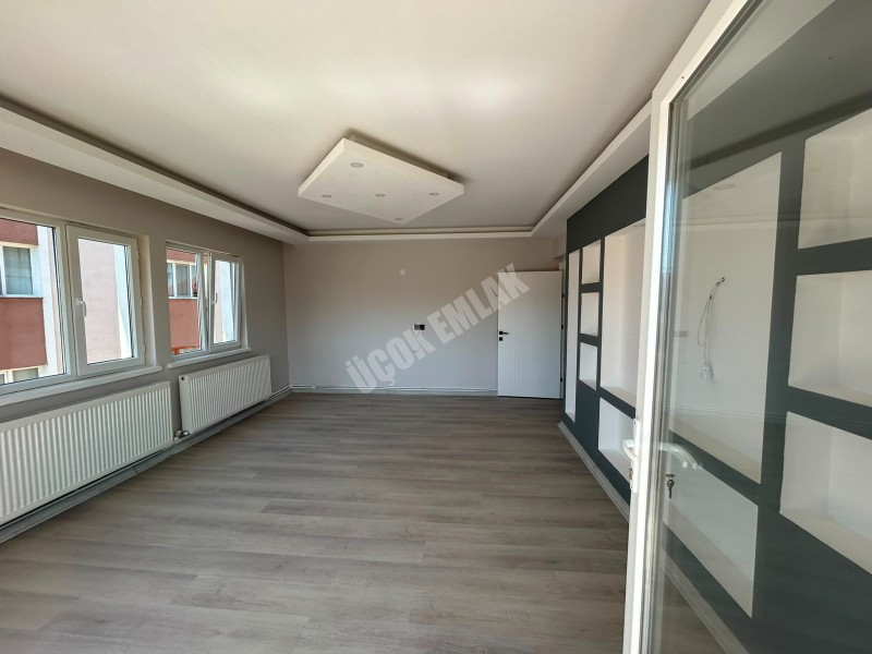 * AFYON ÜÇOK EMLAKTAN MAREŞAL FEVZİ ÇAKMAK MAH 3+1 115M² TEMİZ BAKIMLI SATILIK DAİRE * 