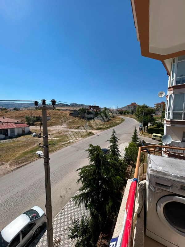 * AFYON ÜÇOK EMLAKTAN MAREŞAL FEVZİ ÇAKMAK MAH 3+1 115M² TEMİZ BAKIMLI SATILIK DAİRE * 