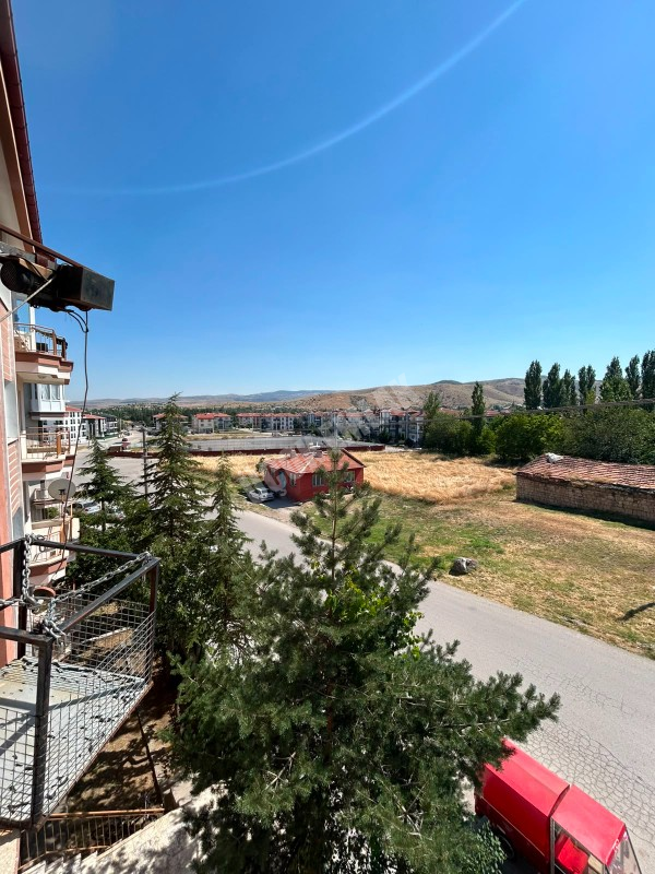 * AFYON ÜÇOK EMLAKTAN MAREŞAL FEVZİ ÇAKMAK MAH 3+1 115M² TEMİZ BAKIMLI SATILIK DAİRE * 