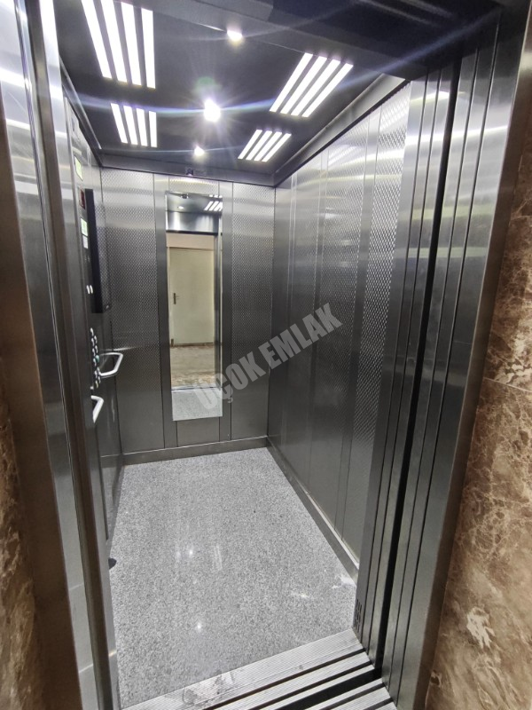 * AFYON ÜÇOK EMLAKTAN BATTALGAZİ MAH 3+1 110M² ASANSÖRLÜ SATILIK DAİRE *