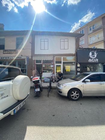 GÜVENAY - ÇORUM ÇÖPLÜ  ULU CAMİİ KARŞISINDA 40 M² KİRALIK DÜKKAN 