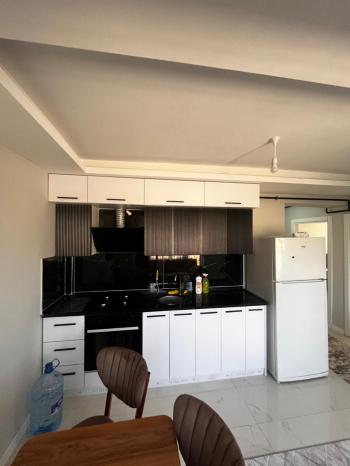 ÜNİVERSİTE BÖLGESİNDE SIFIR EŞYALI KİRALIK 2+1 DAİRE