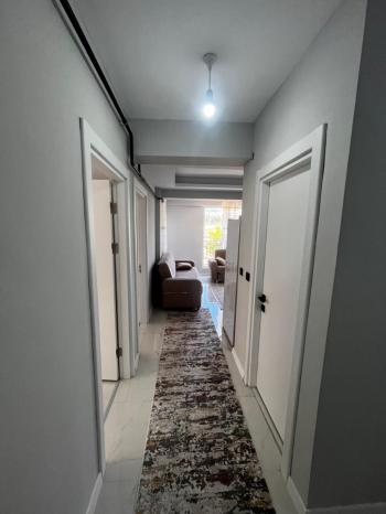 ÜNİVERSİTE BÖLGESİNDE SIFIR EŞYALI KİRALIK 2+1 DAİRE