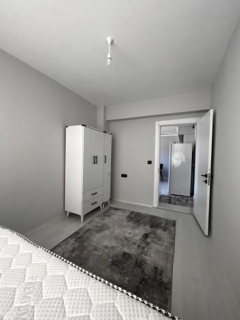 ÜNİVERSİTE BÖLGESİNDE SIFIR EŞYALI KİRALIK 2+1 DAİRE