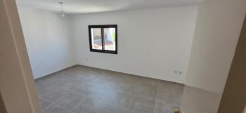 Girne Merkez'de 200m2 Ferah ve Konforlu Satılık 3+2 Daire 