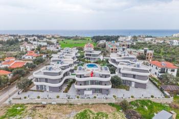 KKTC GİRNE LAPTADA DENİZ MANZARALI SATILIK 3+1 LÜKS VİLLA