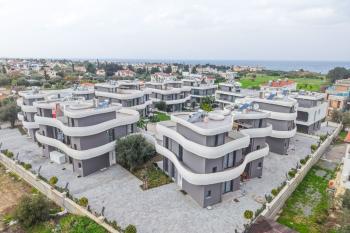 KKTC GİRNE LAPTADA DENİZ MANZARALI SATILIK 3+1 LÜKS VİLLA