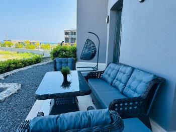 KKTC GİRNE LAPTADA DENİZ MANZARALI EŞYALI SATILIK 2+1 LOFT DAİRE
