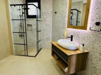 KKTC GİRNE LAPTADA DENİZ MANZARALI EŞYALI SATILIK 2+1 LOFT DAİRE