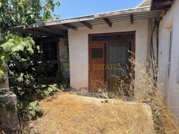 Lefkoşa Dilekkaya Köyünde Satılık Köy Evi