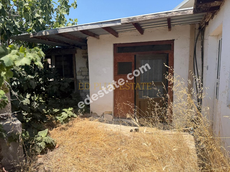Lefkoşa Dilekkaya Köyünde Satılık Köy Evi