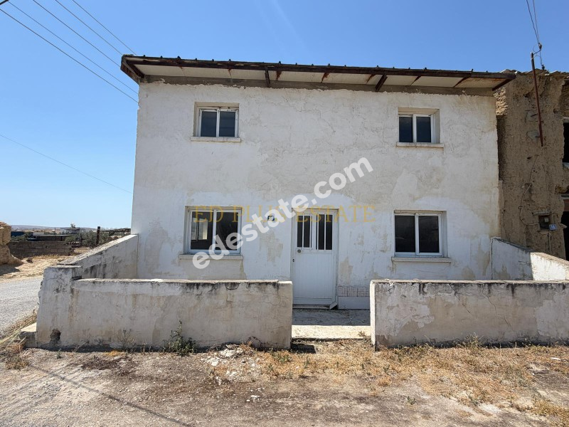 Lefkoşa Dilekkaya Köyünde Satılık Köy Evi