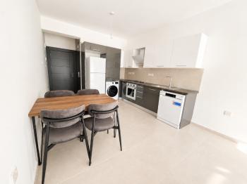 Kuzey Kıbrıs Girne Merkezde Yeni Askeri Hastaneye 200 M Mesafede 2+1 Sıfır Eşyalı Kiralık Daire 