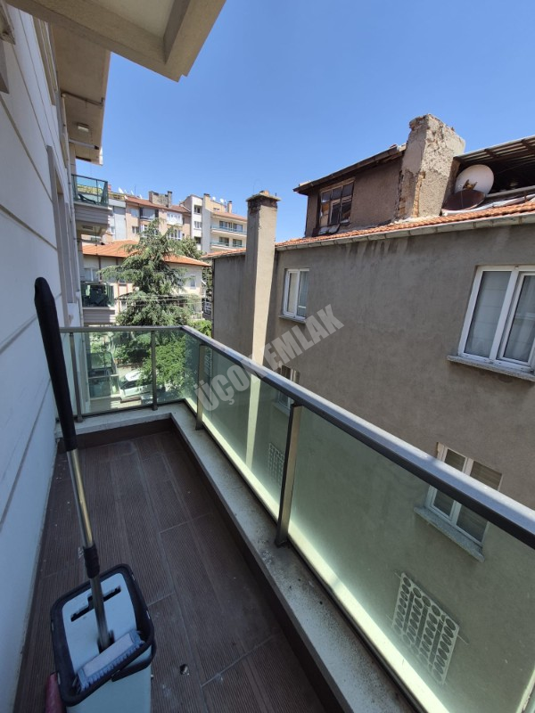 AFYON ÜÇOK EMLAKTAN ZAFER MAH KİRALIK LÜX 1+1 EŞYALI MERKEZİ KONUMDA DAİRE