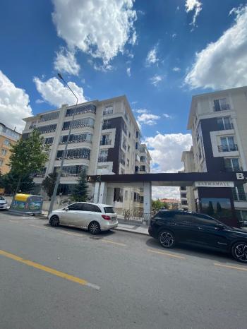 GÜVENAY - ÇORUM BUHARAEVLER SARMAHAL SİTESİNDE 4+1 EŞYALAR DAHİL SATILIK DAİRE