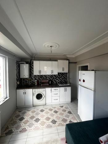 ÜNİVERSİTE BÖLGESİNDE KİRALIK EŞYALI 1+1 DAİRE