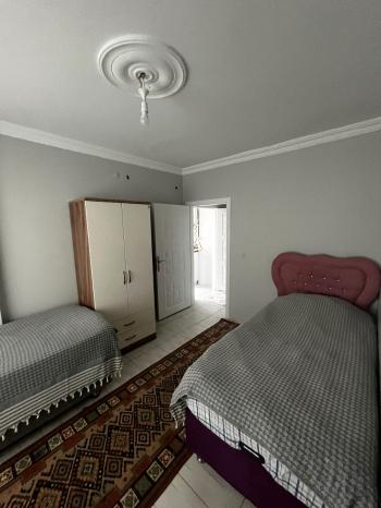 ÜNİVERSİTE BÖLGESİNDE KİRALIK EŞYALI 1+1 DAİRE