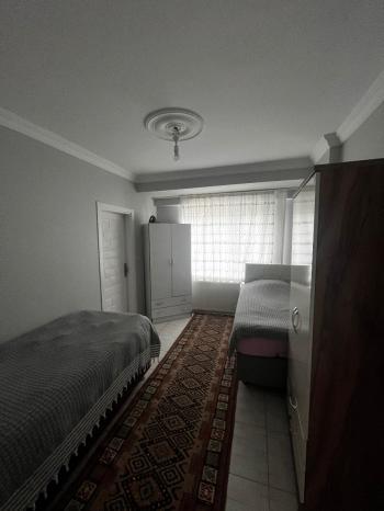 ÜNİVERSİTE BÖLGESİNDE KİRALIK EŞYALI 1+1 DAİRE