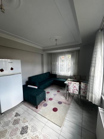 ÜNİVERSİTE BÖLGESİNDE KİRALIK EŞYALI 1+1 DAİRE