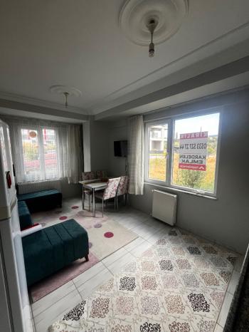 ÜNİVERSİTE BÖLGESİNDE KİRALIK EŞYALI 1+1 DAİRE
