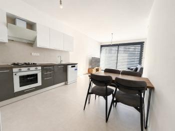 Girne Merkez'de Kiralık Eşyalı 2+1 Daire