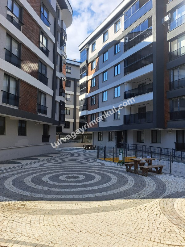 YAŞAM GARDEN SİTESİNDE BAHÇE KATI 2+1 AMERİKAN MUTFAKLI DAİRE 