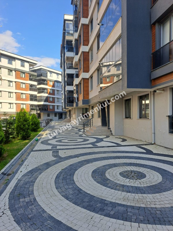 YAŞAM GARDEN SİTESİNDE BAHÇE KATI 2+1 AMERİKAN MUTFAKLI DAİRE 