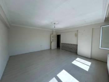 *AFYON ÜÇOK EMLAKTAN ATAKÖY MAH 2+1 100M² TEMİZ BAKIMLI KİRALIK DAİRE *