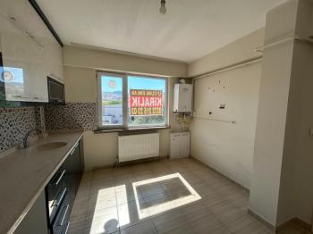 *AFYON ÜÇOK EMLAKTAN ATAKÖY MAH 2+1 100M² TEMİZ BAKIMLI KİRALIK DAİRE *