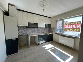 *AFYON ÜÇOK EMLAKTAN ATAKÖY MAH 2+1 100M² TEMİZ BAKIMLI KİRALIK DAİRE *