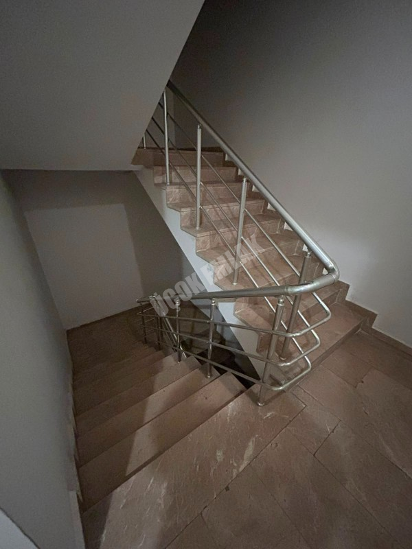 AFYON ÜÇOK EMLAKTAN OSMANGAZİ  MAH 1+1 50M² FULL EŞYALI TEMİZ BAKIMLI KİRALIK DAİRE 