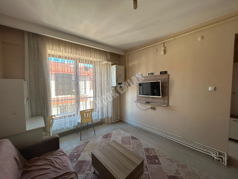 AFYON ÜÇOK EMLAKTAN OSMANGAZİ  MAH 1+1 50M² FULL EŞYALI TEMİZ BAKIMLI KİRALIK DAİRE 