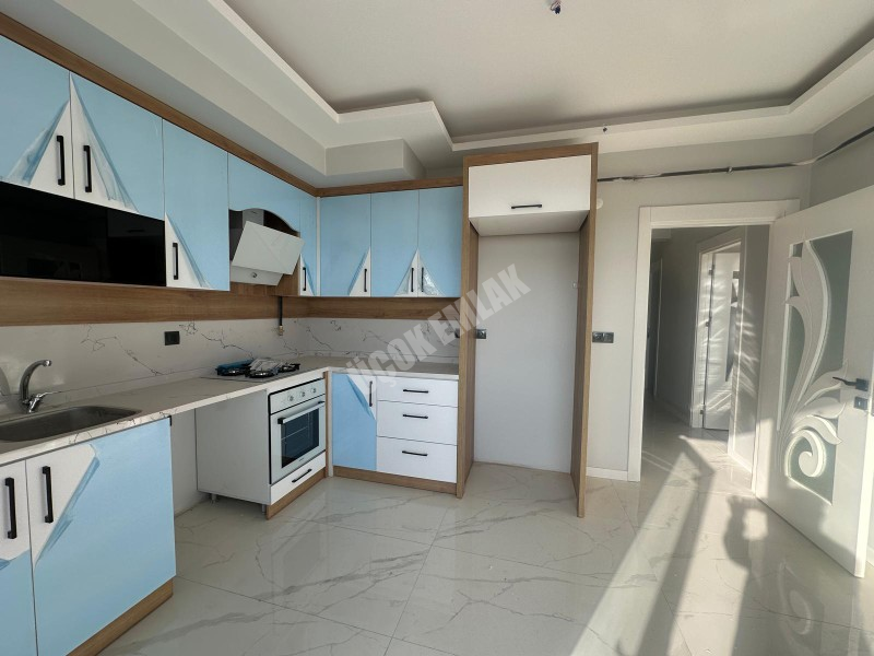 * AFYON ÜÇOK EMLAKTAN MAREŞAL FEVZİ ÇAKMAK MAH 2+1 85M² SIFIR SATILIK DAİRE *