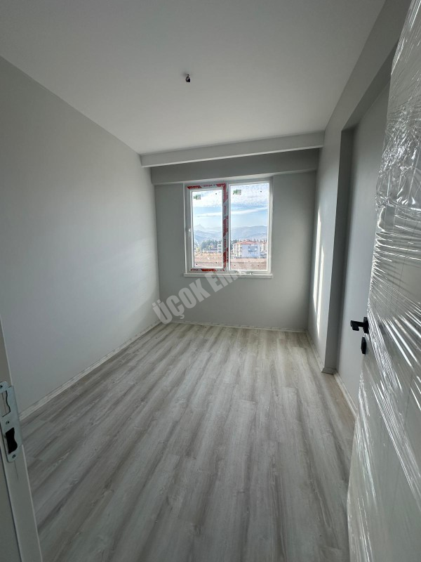 * AFYON ÜÇOK EMLAKTAN MAREŞAL FEVZİ ÇAKMAK MAH 2+1 85M² SIFIR SATILIK DAİRE *