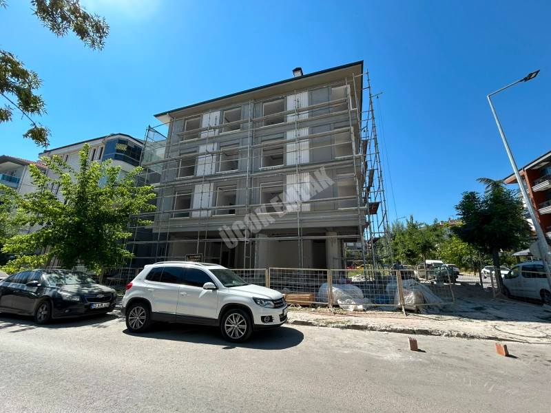 AFYON ÜÇOK EMLAKTAN CUMHURİYET MAH 2+1 60M² SIFIR ARAKAT  YAPIM AŞAMASINDA SATILIK DAİRE 