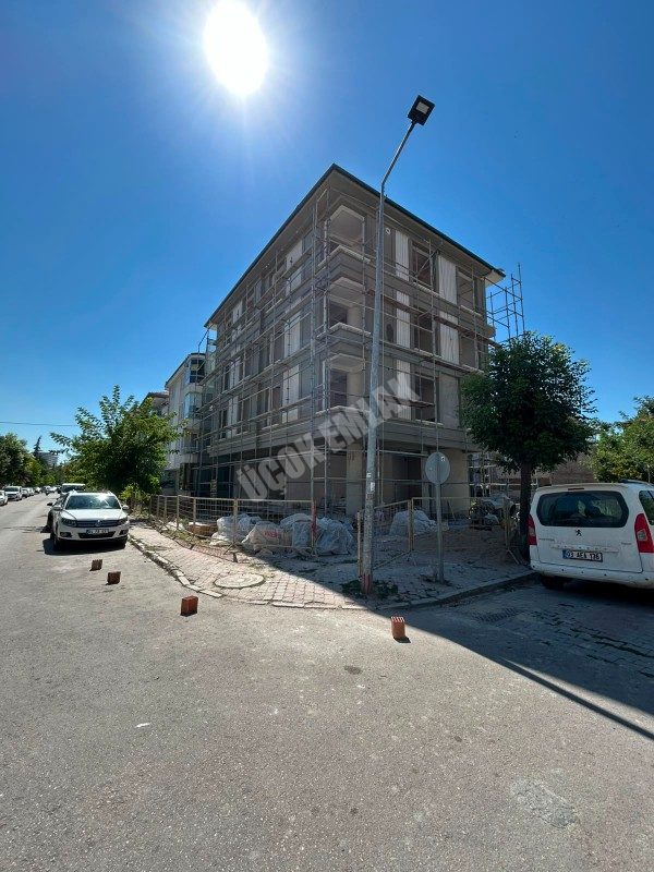 AFYON ÜÇOK EMLAKTAN CUMHURİYET MAH 2+1 60M² SIFIR ARAKAT  YAPIM AŞAMASINDA SATILIK DAİRE 