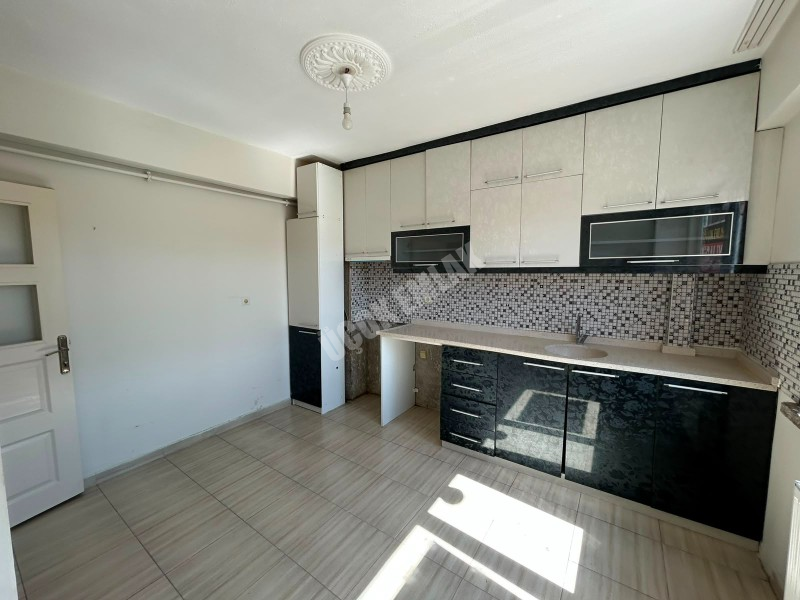 *AFYON ÜÇOK EMLAKTAN ATAKÖY MAH 2+1 100M² TEMİZ BAKIMLI KİRALIK DAİRE *