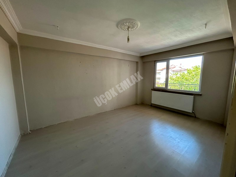 *AFYON ÜÇOK EMLAKTAN ATAKÖY MAH 2+1 100M² TEMİZ BAKIMLI KİRALIK DAİRE *