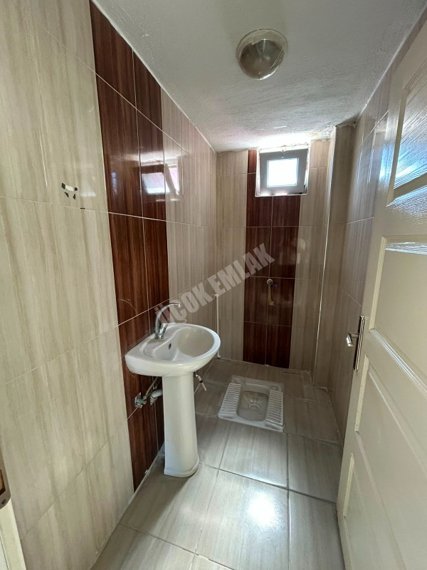 *AFYON ÜÇOK EMLAKTAN ATAKÖY MAH 2+1 100M² TEMİZ BAKIMLI KİRALIK DAİRE *