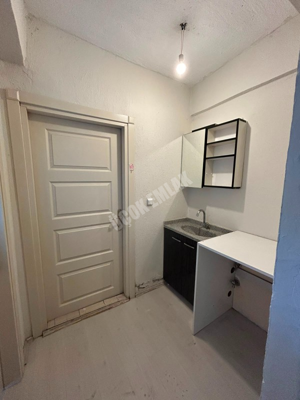*AFYON ÜÇOK EMLAKTAN ATAKÖY MAH 2+1 100M² TEMİZ BAKIMLI KİRALIK DAİRE *