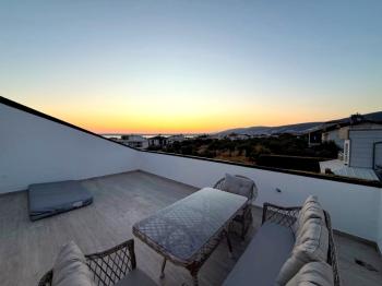 Didim Akbükde Satılık Jakuzili, Hamamlı, Saunalı Tam Müstakil Villa