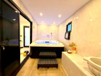 Didim Akbükde Satılık Jakuzili, Hamamlı, Saunalı Tam Müstakil Villa