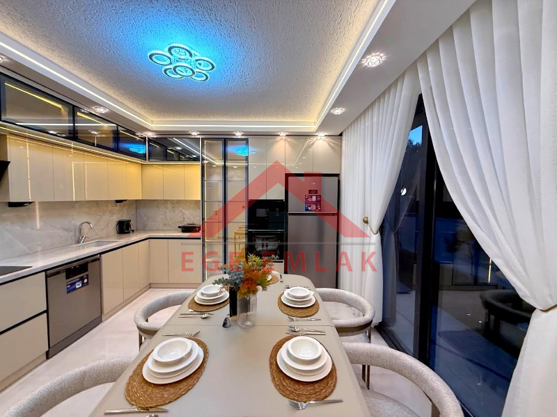 Didim Akbükde Satılık Jakuzili, Hamamlı, Saunalı Tam Müstakil Villa