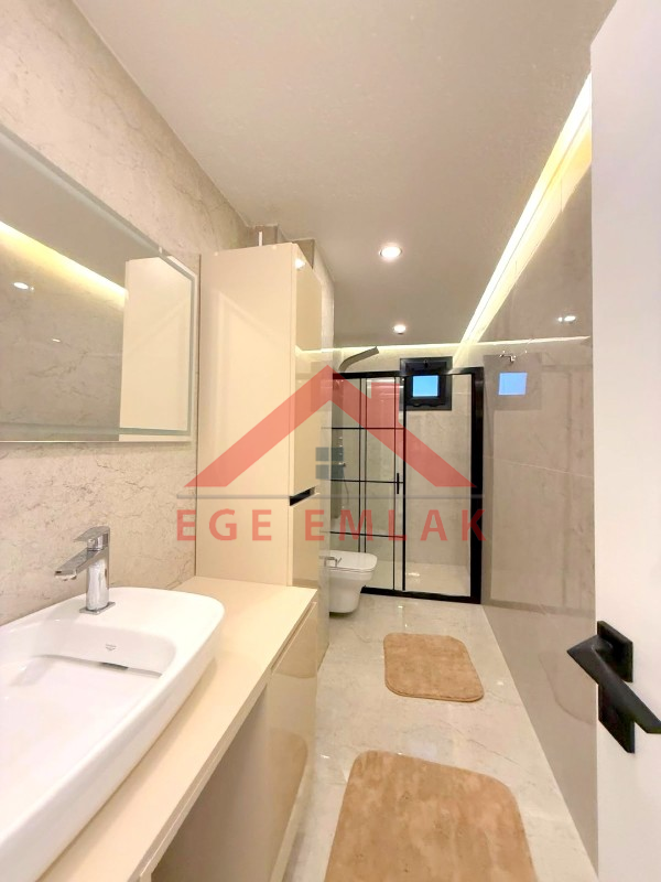 Didim Akbükde Satılık Jakuzili, Hamamlı, Saunalı Tam Müstakil Villa