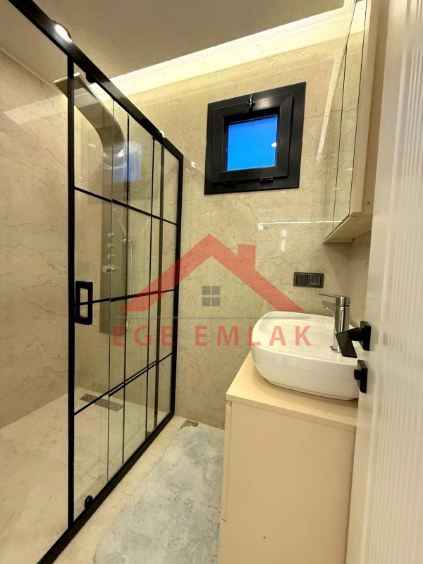 Didim Akbükde Satılık Jakuzili, Hamamlı, Saunalı Tam Müstakil Villa