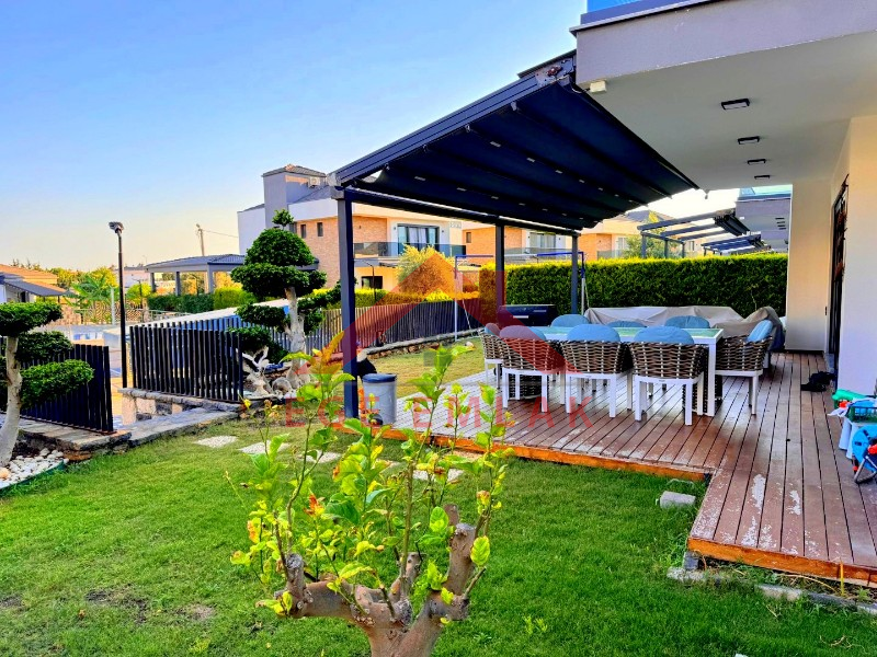 Didim Yeşilkent'te Satılık 5+1 Tripleks Villa | Denize 400 m
