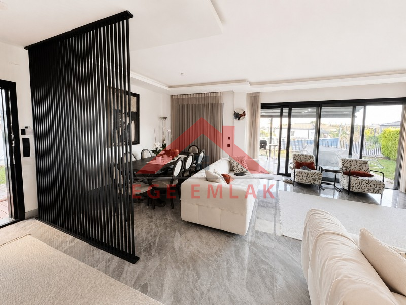 Didim Yeşilkent'te Satılık 5+1 Tripleks Villa | Denize 400 m