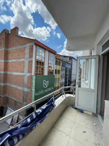 GÜVENAY - ÇORUM UĞUR MUMCU CADDESİ ÜZERİ SATILIK 2+1 DAİRE